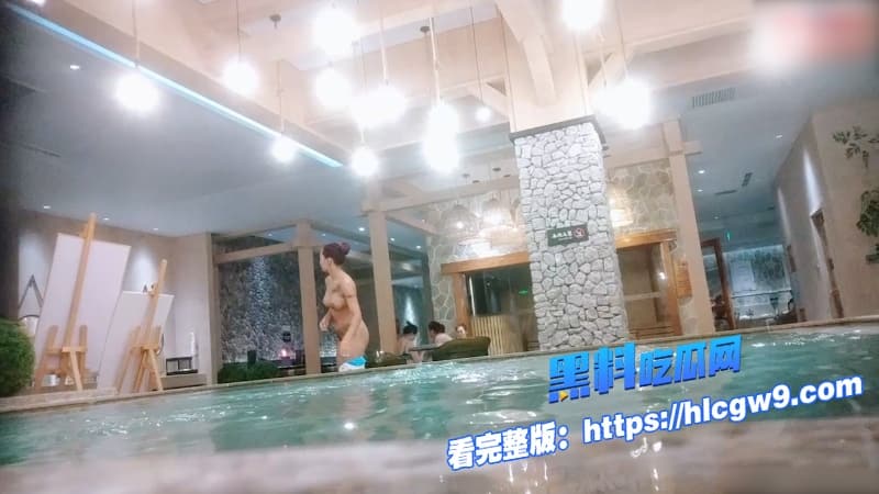 偷拍泄密澡堂清纯少女一脱衣服直接炸裂文静邻家女孩露出大奶晃不停反差谁顶得住1 偷拍泄密澡堂清纯少女一脱衣服直接炸裂文静邻家女孩露出大奶晃不停反差谁顶得住1