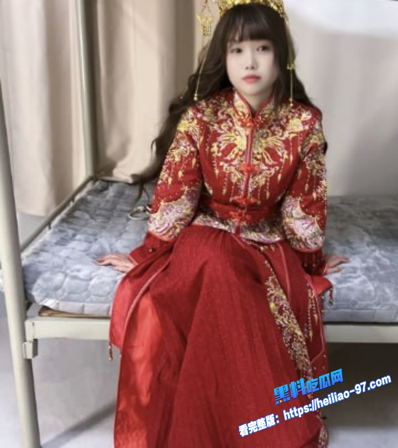 真实乱伦舅妈爱情故事秀禾服洞房夜小舅打电话高潮时直接潮吹尿了小舅一嘴2
