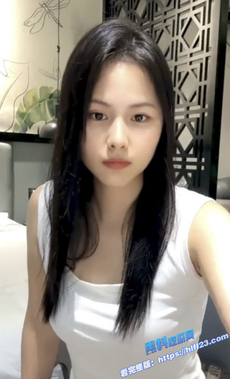 极品美少妇 开心话梅 为了钱下海直播自慰 肤白貌美骚穴粉嫩 谁看了不迷糊呢？1