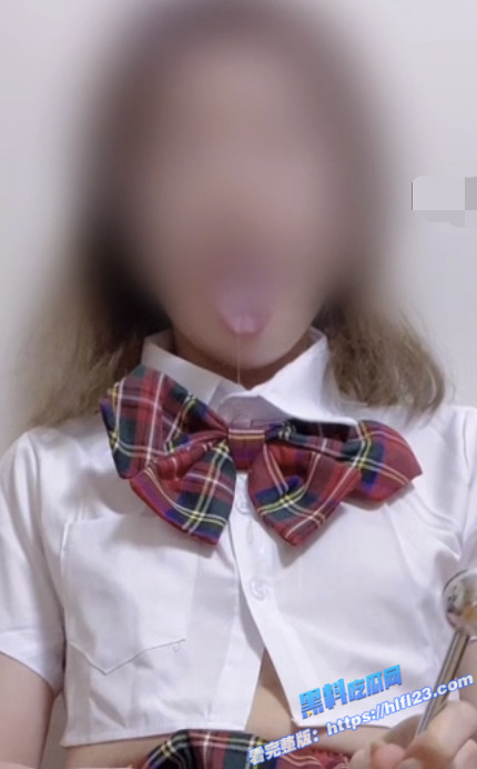 OF韩国极品妹子 oongnyaaluv 不雅视频被曝光 各种户外露出 震动棒自慰小骚穴！3