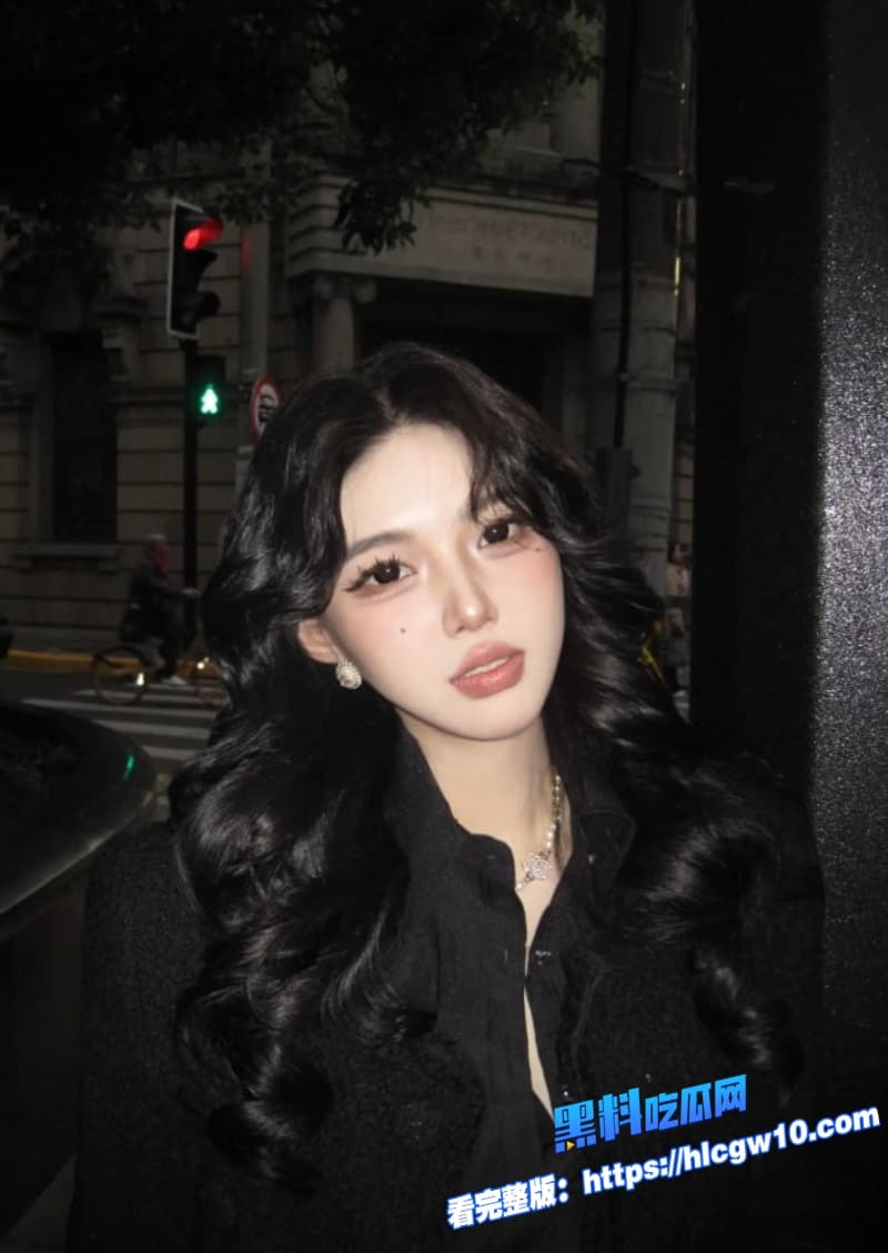 白天高冷御姐OL晚上黑丝M腿制服反差婊极品身材腿张开求调教诱惑到你直接缴枪7 白天高冷御姐OL晚上黑丝M腿制服反差婊极品身材腿张开求调教诱惑到你直接缴枪7