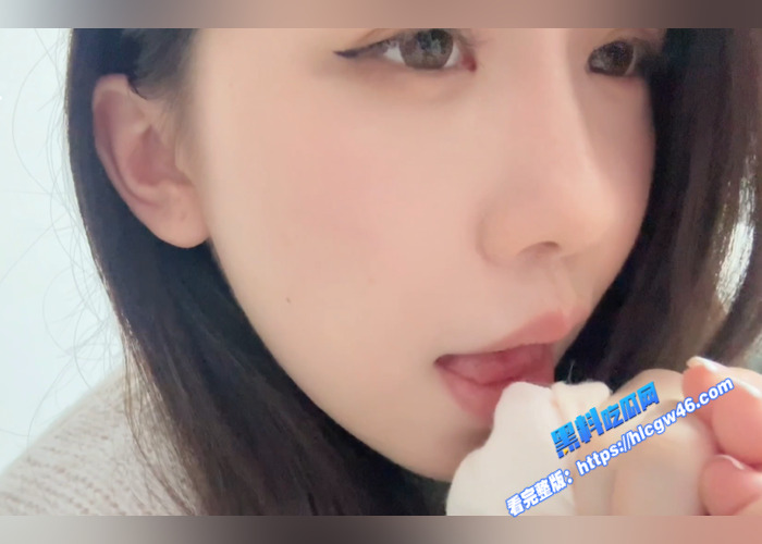 推特极品福利姬 笑起来甜美可爱 自拍舔脚自慰福利合集 黑料吃瓜网独家曝光25
