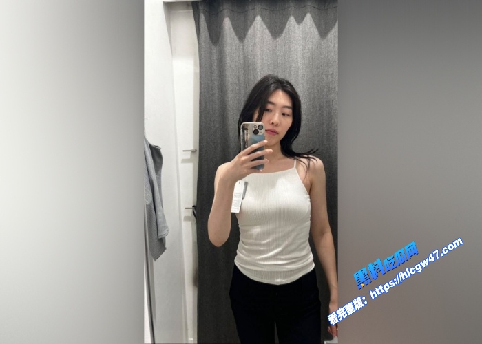 北京朝阳区健身俱乐部眼镜反差女教练于雯第二弹自拍自慰小视频流出小淫穴摸两下就湿了 图2WH700x500px 北京朝阳区健身俱乐部眼镜反差女教练于雯第二弹自拍自慰小视频流出小淫穴摸两下就湿了 图2WH700x500px