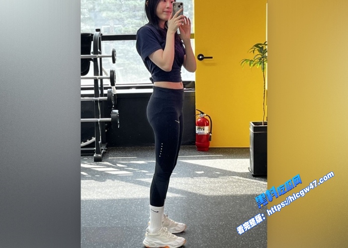 北京朝阳区健身俱乐部眼镜反差女教练于雯第二弹自拍自慰小视频流出小淫穴摸两下就湿了 图6WH700x500px 北京朝阳区健身俱乐部眼镜反差女教练于雯第二弹自拍自慰小视频流出小淫穴摸两下就湿了 图6WH700x500px