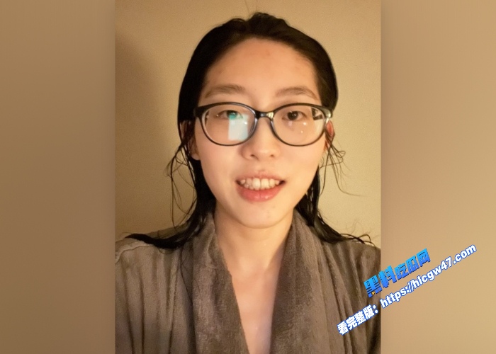 北京朝阳区健身俱乐部眼镜反差女教练于雯第二弹自拍自慰小视频流出小淫穴摸两下就湿了 图9WH700x500px 北京朝阳区健身俱乐部眼镜反差女教练于雯第二弹自拍自慰小视频流出小淫穴摸两下就湿了 图9WH700x500px