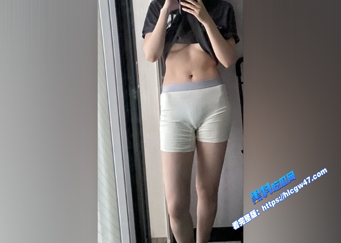 北京朝阳区健身俱乐部眼镜反差女教练于雯第二弹自拍自慰小视频流出小淫穴摸两下就湿了 图17WH700x500px 北京朝阳区健身俱乐部眼镜反差女教练于雯第二弹自拍自慰小视频流出小淫穴摸两下就湿了 图17WH700x500px