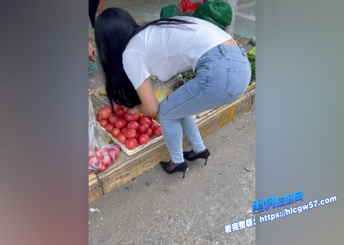 海角乱伦会喷水的亲姐姐第10期大姐让我陪她买菜要挟让她穿开档丝袜出门裤里丝绝了 图2 海角乱伦会喷水的亲姐姐第10期大姐让我陪她买菜要挟让她穿开档丝袜出门裤里丝绝了 图2