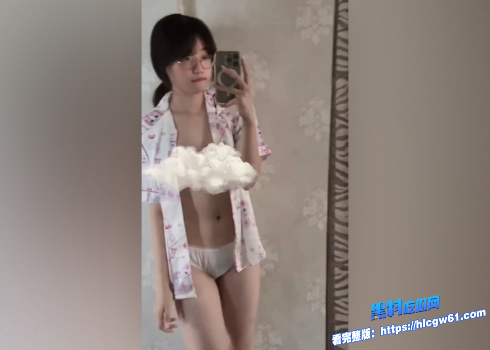 云南师范大学眼镜娘周晓琴反差萝莉眼睛妹给男友发自慰视频泄露细长手指轻轻抠逼嫩出水 1 云南师范大学眼镜娘周晓琴反差萝莉眼睛妹给男友发自慰视频泄露细长手指轻轻抠逼嫩出水 1