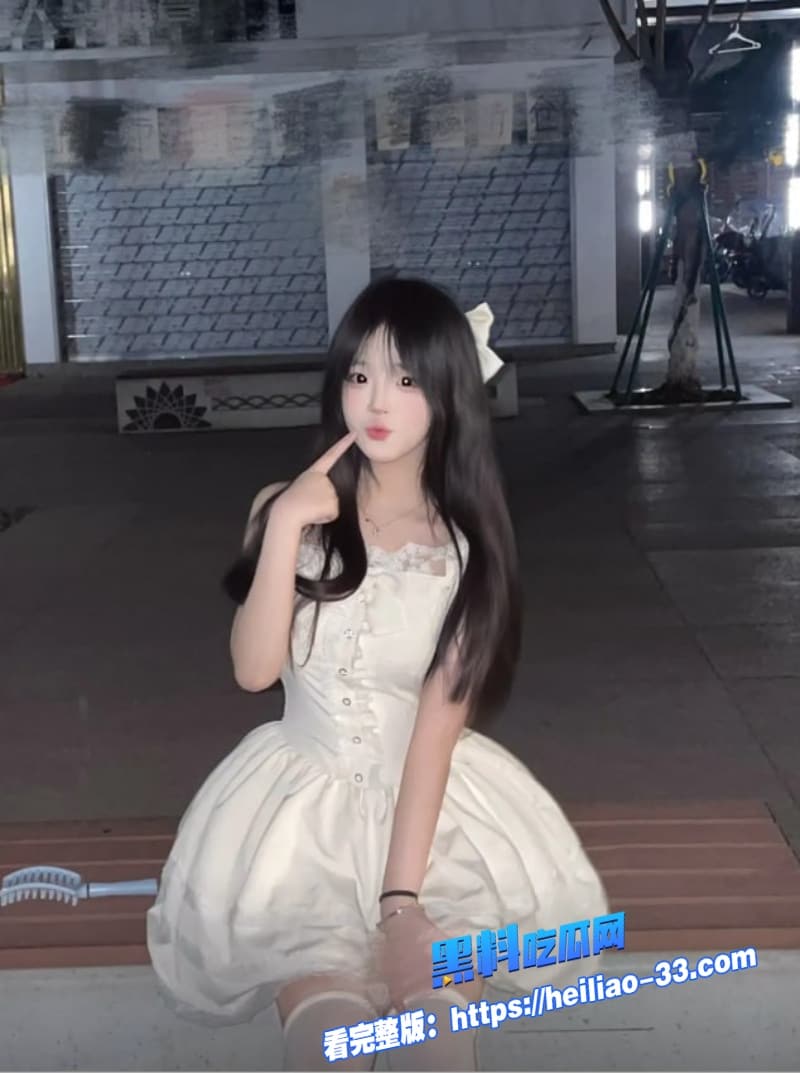 放学刚遇到的黑长直软妹人美逼紧夹着金主精液乖乖回家真是听话的小母狗 10
