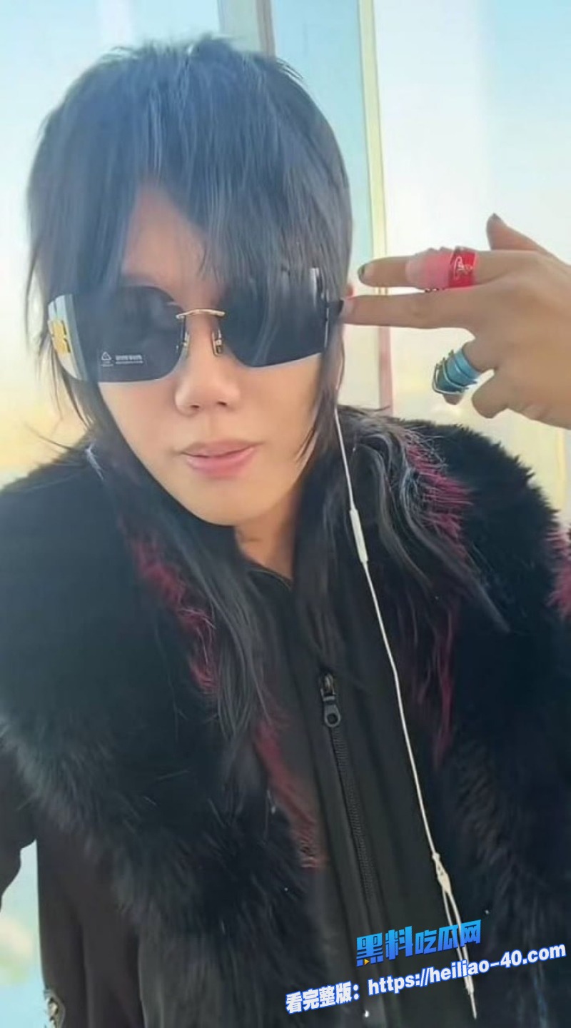 抖音地雷系女神索菲亚塌房大瓜再燃与吉他张海王旧情复燃10 抖音地雷系女神索菲亚塌房大瓜再燃与吉他张海王旧情复燃10