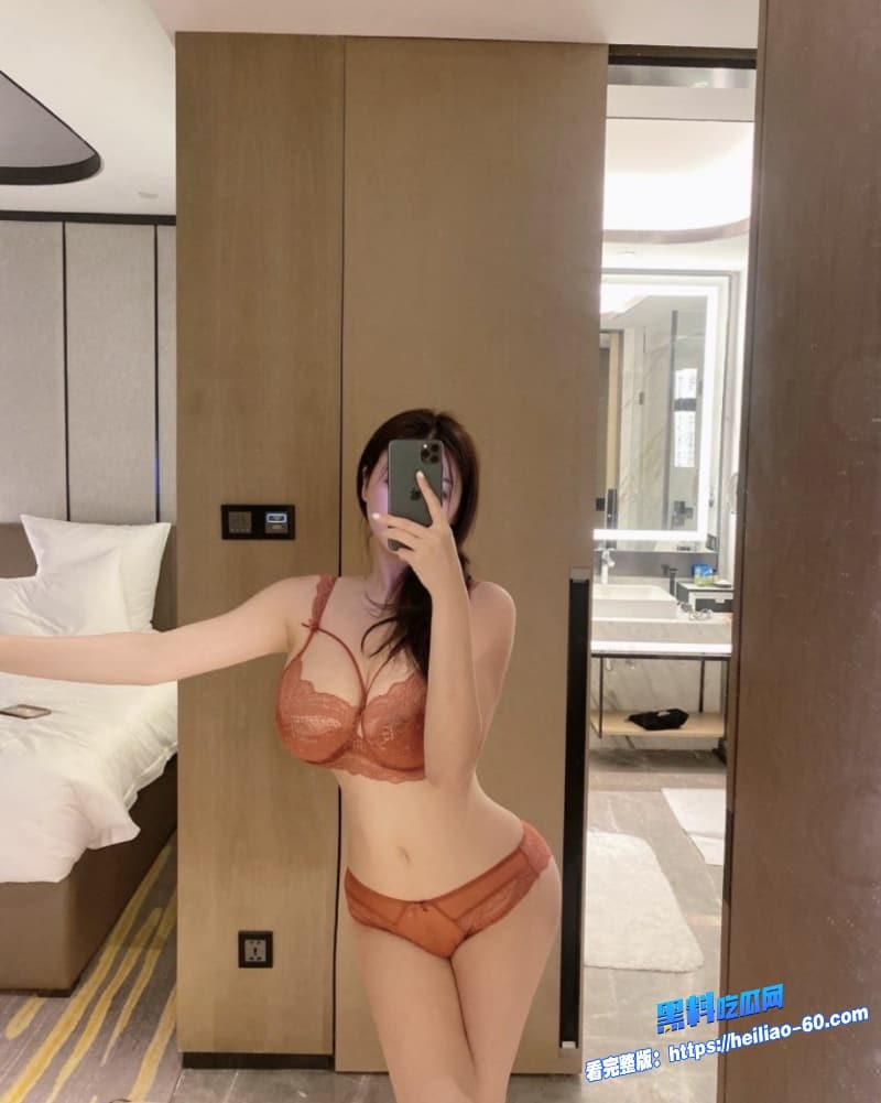大神times操翻顶级巨乳Naimei金主定制视频泄密纯纯的反差天花板12