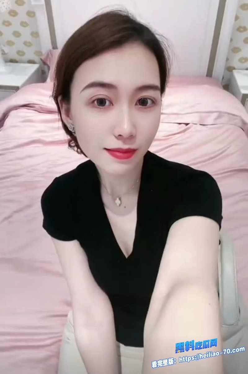 深圳母亲节儿子欲火攻心竟向亲妈索要操逼礼物妈妈惊讶却被打动用嘴先伺候4
