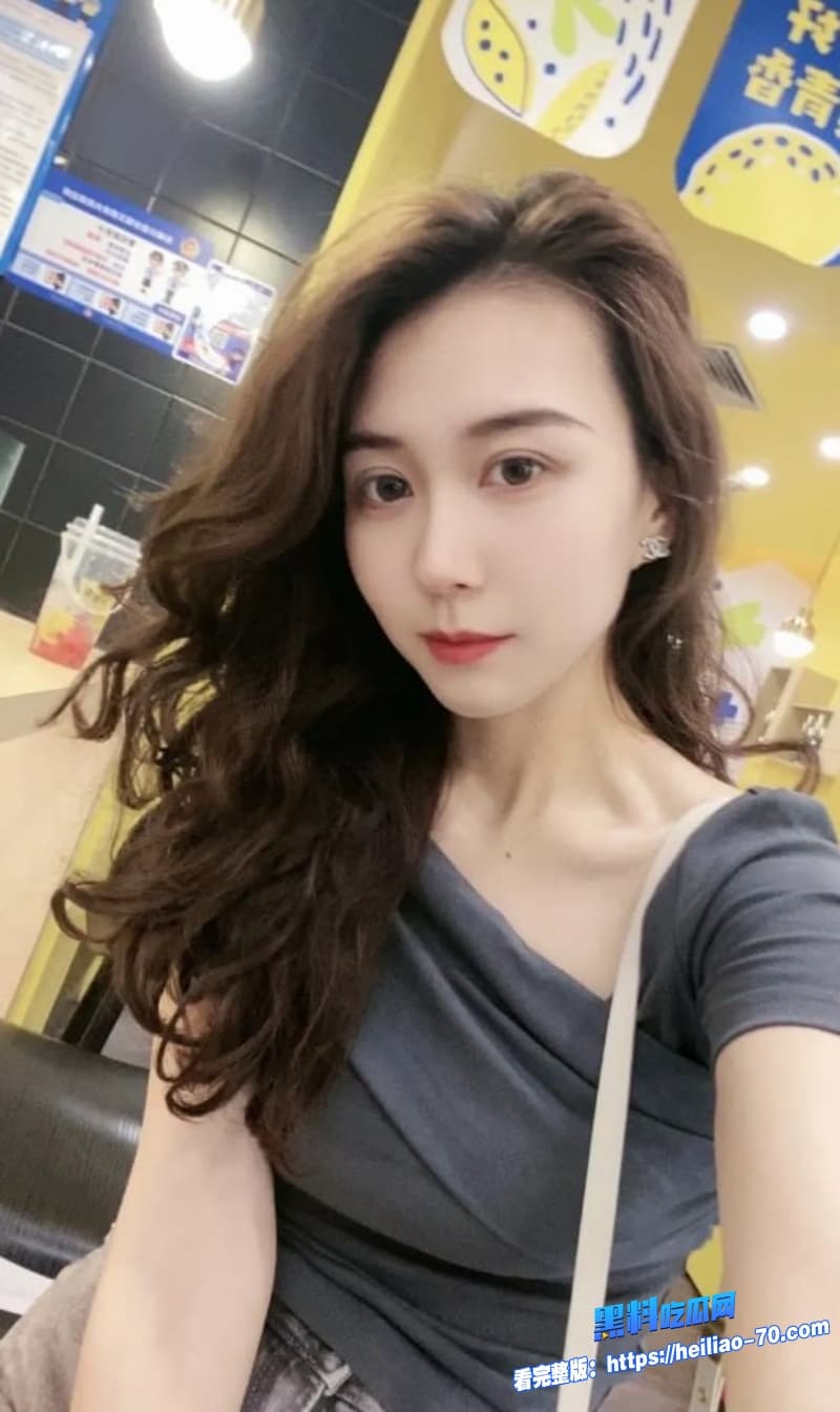 深圳母亲节儿子欲火攻心竟向亲妈索要操逼礼物妈妈惊讶却被打动用嘴先伺候5