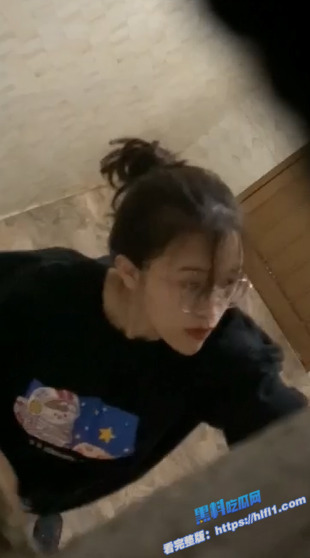 真实偷拍!偷拍合租室友洗澡 眼睛妹颜值可爱 胸又挺又大 脱光后竟然这么性感!3 真实偷拍!偷拍合租室友洗澡 眼睛妹颜值可爱 胸又挺又大 脱光后竟然这么性感!3