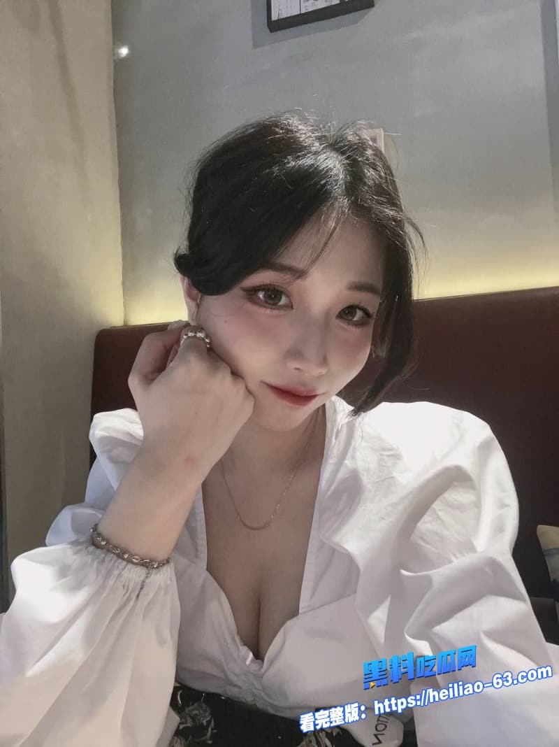 台湾长庚大学温舒婷性爱视频泄露乖乖女认真深喉口交美到犯规床上被大鸡巴操到喷水4