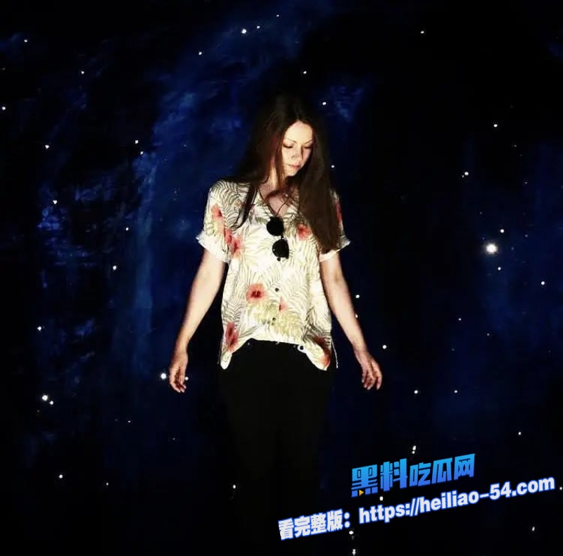 德国女演员爱丽丝德怀尔平静的生活裸体性爱场景曝光3 德国女演员爱丽丝德怀尔平静的生活裸体性爱场景曝光3