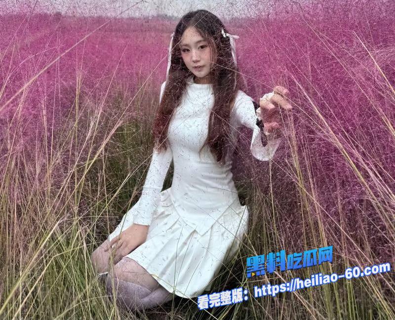 海角真实乱伦禽兽父亲竟把精液射进女儿嘴里 3