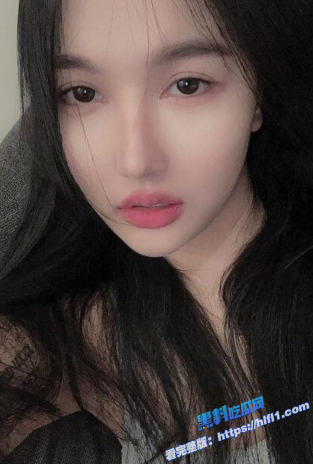 onlyfans泰国网红 KanyaBunloed 凭借出众的颜值配上雪白傲人双峰 肥美鲍鱼任操！2