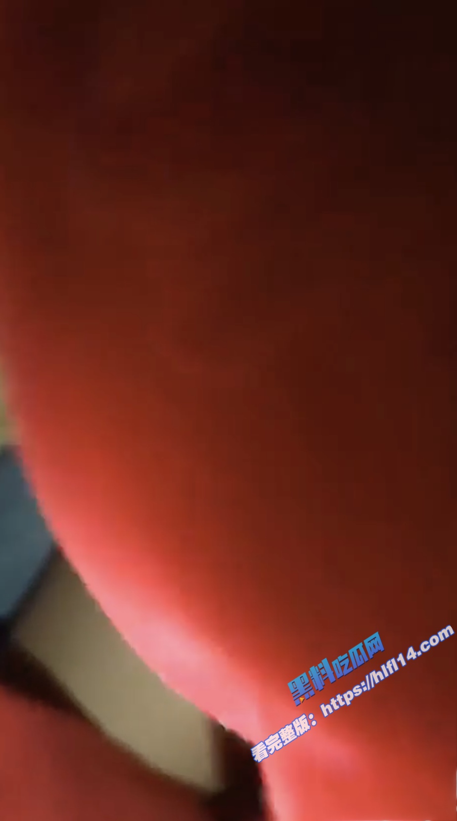 真实母子乱伦！老妈喝的不省人事 我的机会来了 直接掰开妈妈的老穴插入！2