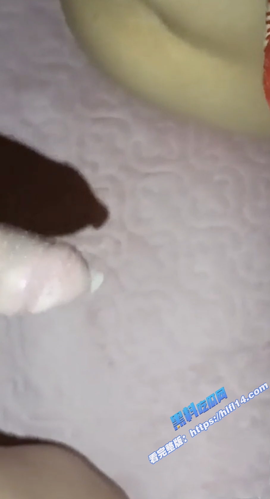 真实母子乱伦!老妈喝的不省人事 我的机会来了 直接掰开妈妈的老穴插入!8 真实母子乱伦!老妈喝的不省人事 我的机会来了 直接掰开妈妈的老穴插入!8