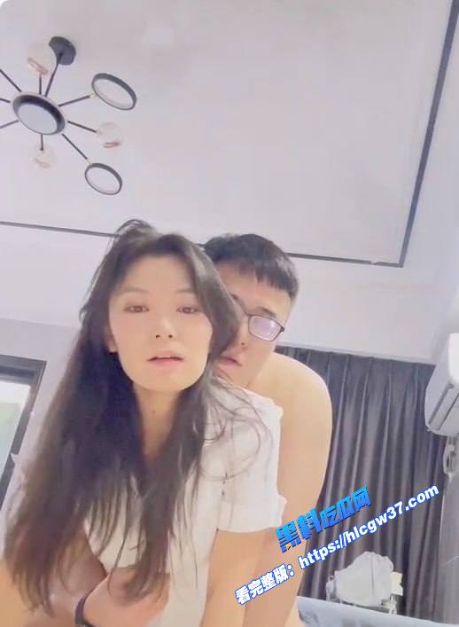 成都城建局公务员王心萍背着老公在外偷情被发现一气之下曝光母狗床上性爱视频 图7 成都城建局公务员王心萍背着老公在外偷情被发现一气之下曝光母狗床上性爱视频 图7