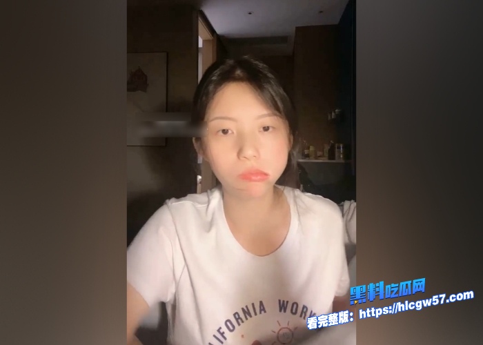清纯巨乳女神下海直播年纪轻轻就离异带娃带着儿子一起和情夫开房女主太反差了 图2 清纯巨乳女神下海直播年纪轻轻就离异带娃带着儿子一起和情夫开房女主太反差了 图2