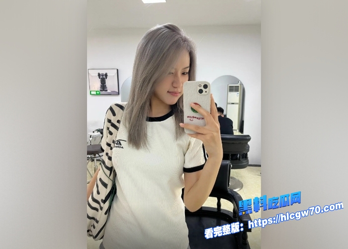 海角乱伦高中辍学妹妹不学好染了一头奶奶灰做哥哥的我肉棒教育她穿着条纹黑丝被暴力抽插内射精液太多流出来了 8