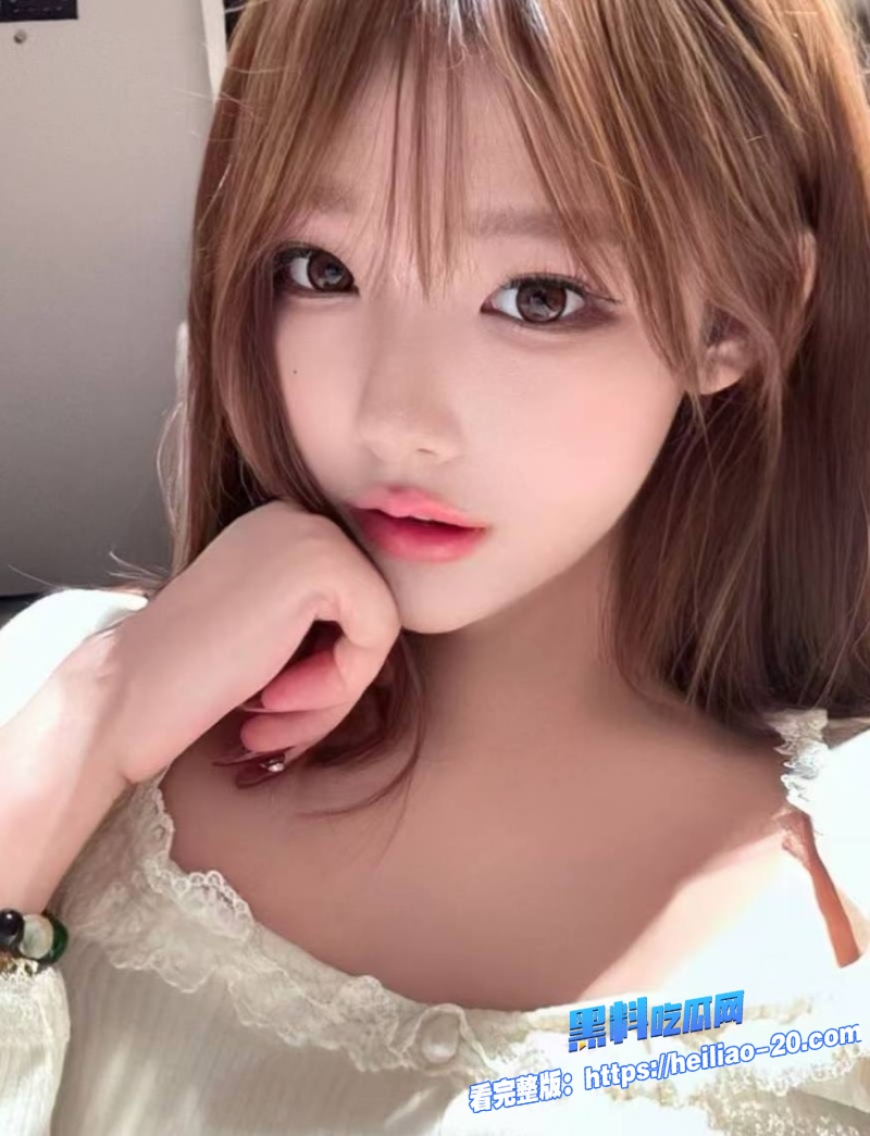 外语学院萝莉反差小母狗性感美腿黑丝毕业后下海被金主包养 5 外语学院萝莉反差小母狗性感美腿黑丝毕业后下海被金主包养 5