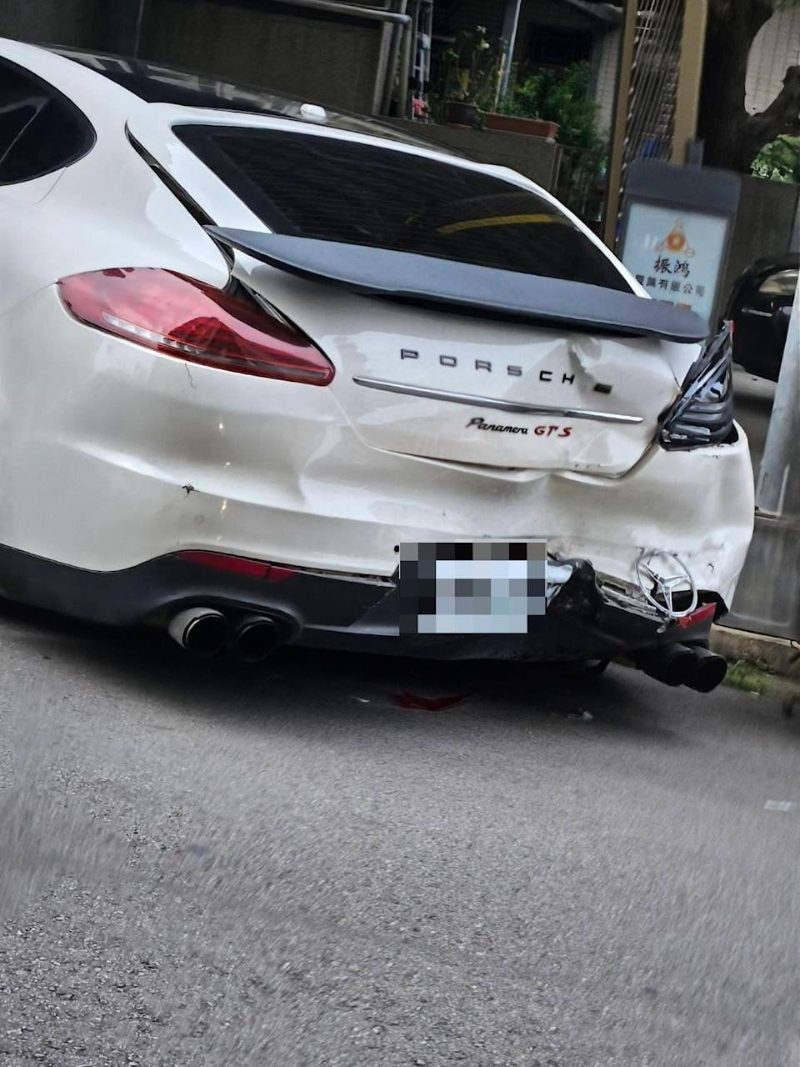 保时捷街头大战奔驰2
