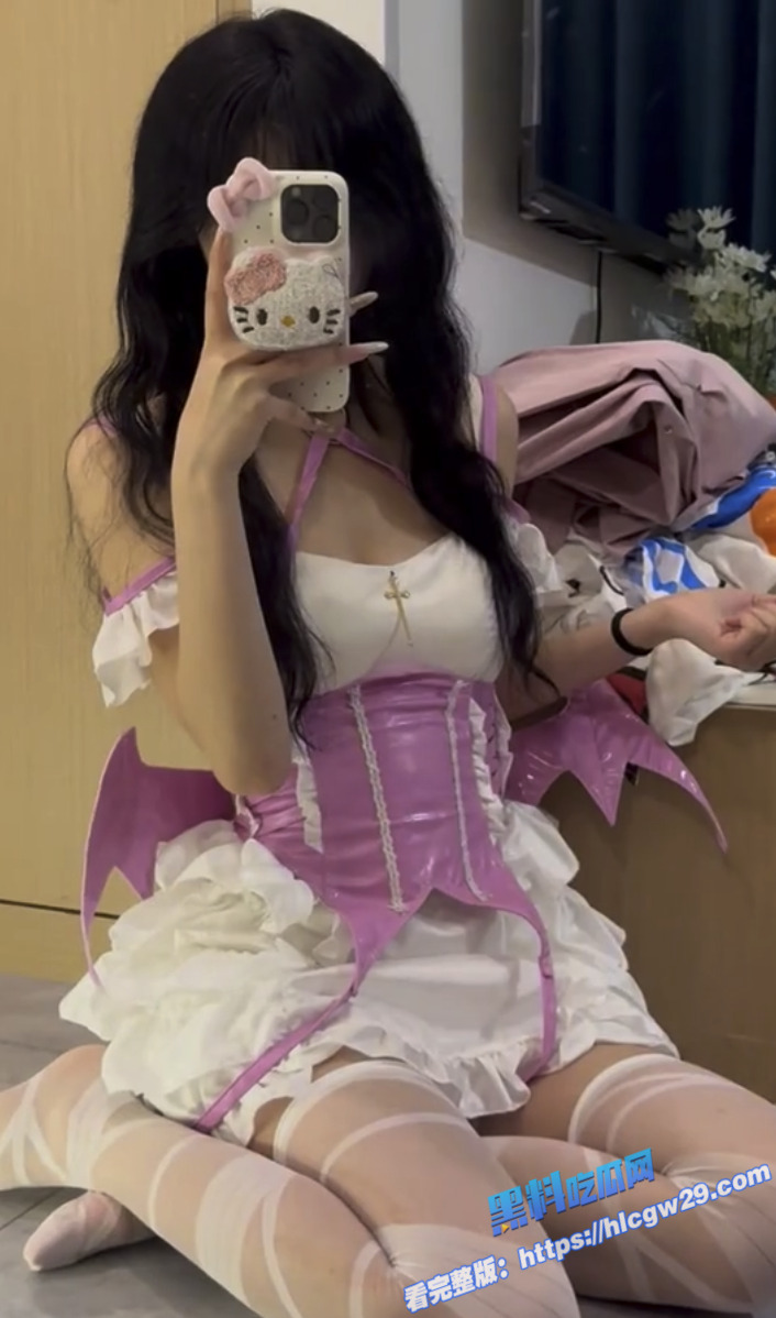 推特高颜值少妇 苗芳芳 被金主爸爸调教成母狗 做爱视频流出！2