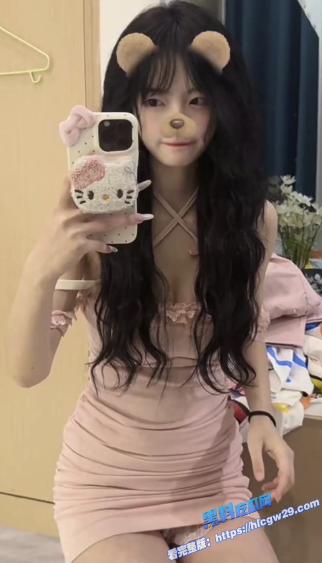 推特高颜值少妇 苗芳芳 被金主爸爸调教成母狗 做爱视频流出！3