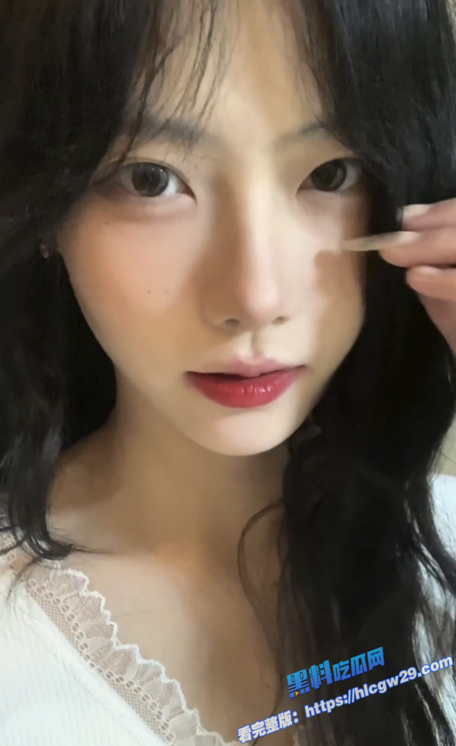 推特高颜值少妇 苗芳芳 被金主爸爸调教成母狗 做爱视频流出！6