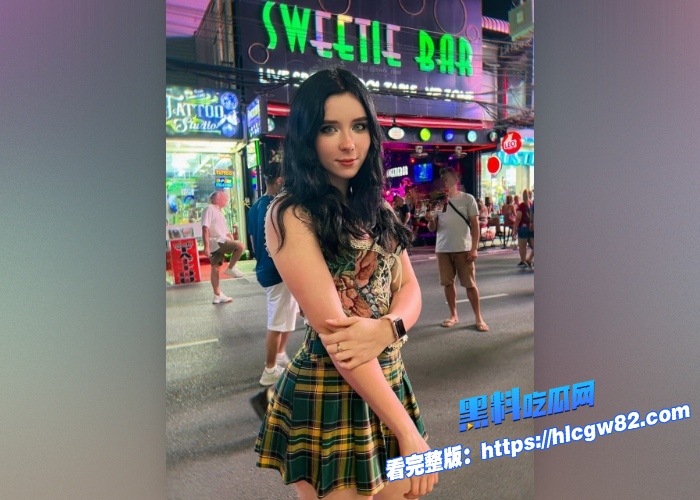 最近比较火的俄罗斯高颜值母狗甜狐SweetieFox高清资源合集版一次看个够白虎小穴挺不错的喜欢口交和被无套内射 图4