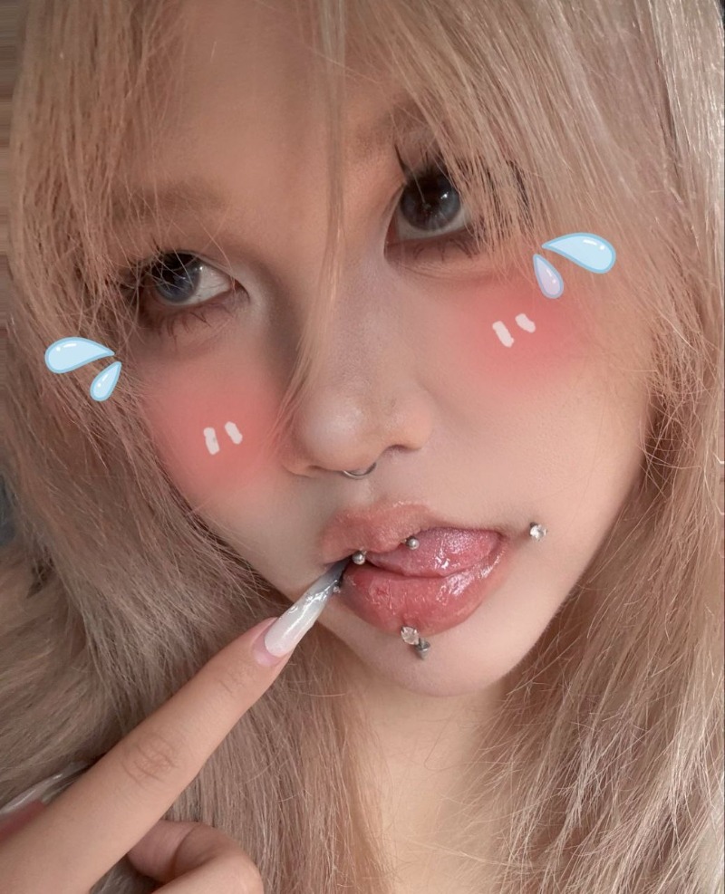 黄毛微胖巨乳精神小妹7
