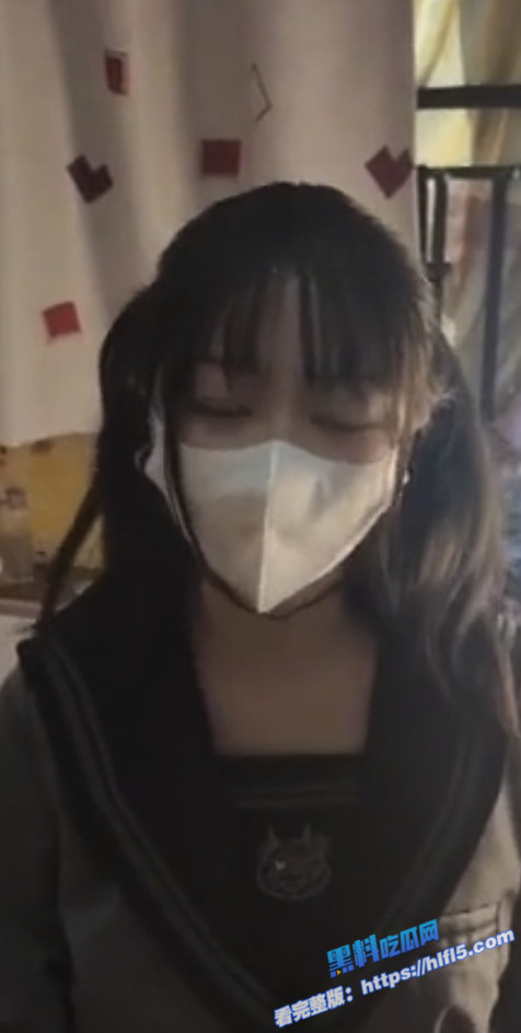真实乱伦！暑假表妹来家里做客 看到小骚货穿着jk黑丝 忍不住把表妹强上了！2