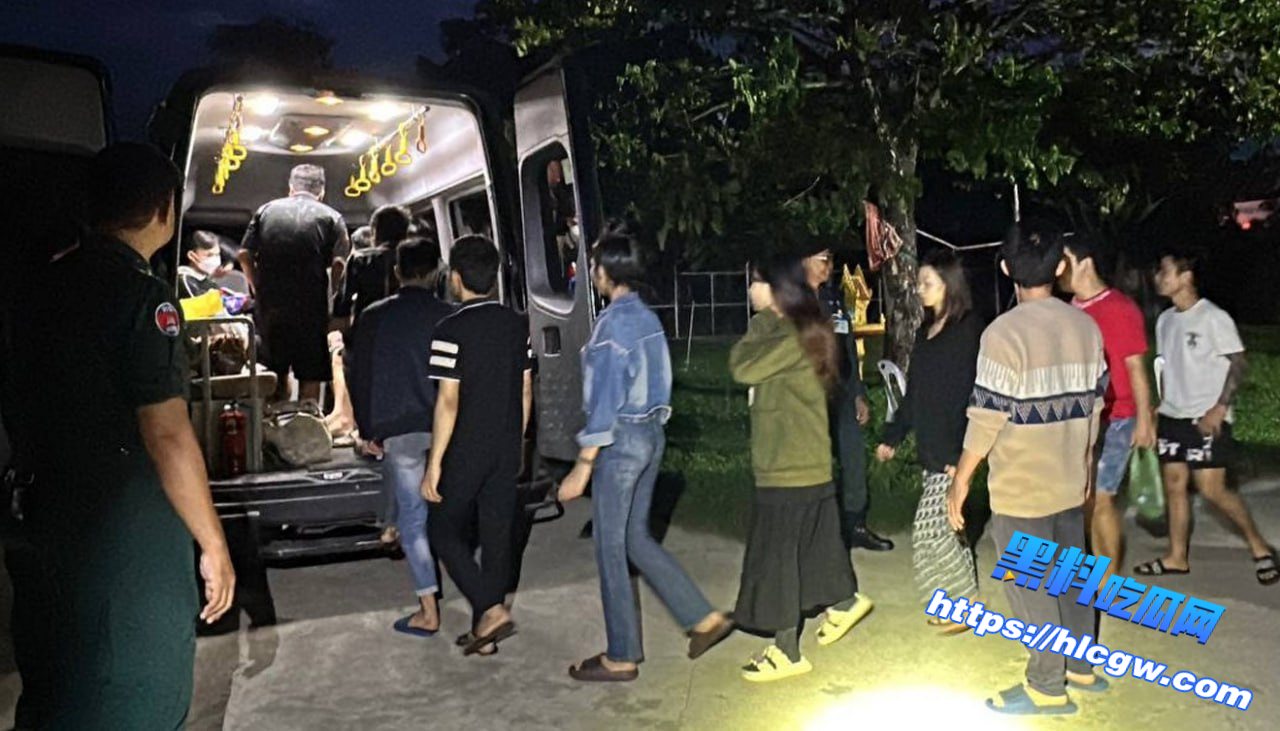 27名越南人被驱逐出境01