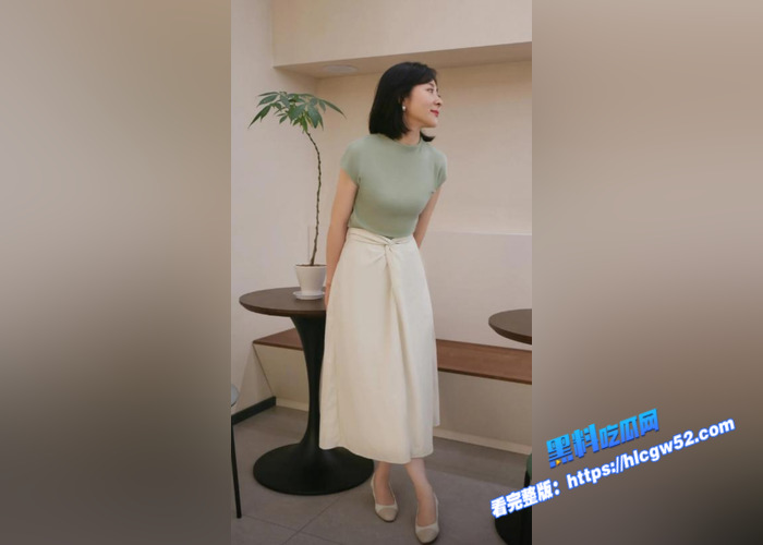 爆火的海角大神 真实小王子 终于还是把老妈操上了，自拍技术不咋地，但是架不住老妈骚啊3