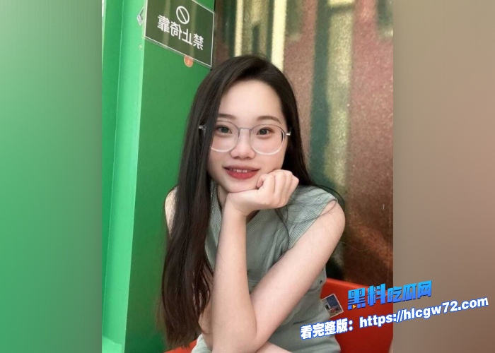 上海师范大学斯文眼镜妹郭佳玲与男友美足啪啪视频流出真是天上飞机最高 地下眼镜妹最骚 图3 上海师范大学斯文眼镜妹郭佳玲与男友美足啪啪视频流出真是天上飞机最高 地下眼镜妹最骚 图3