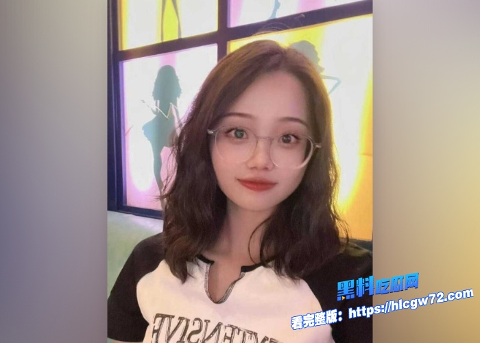 上海师范大学斯文眼镜妹郭佳玲与男友美足啪啪视频流出真是天上飞机最高 地下眼镜妹最骚 图4 上海师范大学斯文眼镜妹郭佳玲与男友美足啪啪视频流出真是天上飞机最高 地下眼镜妹最骚 图4
