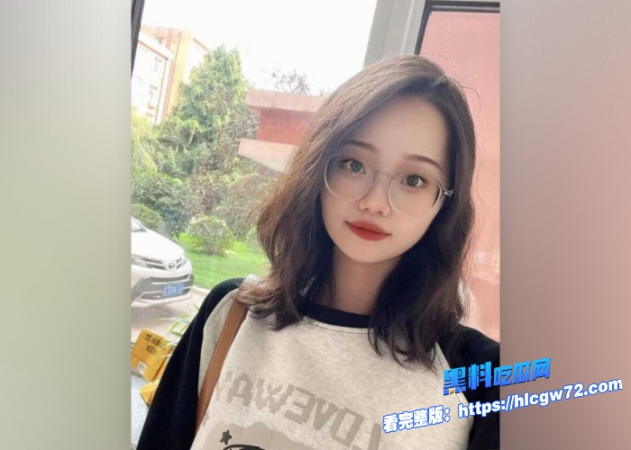上海师范大学斯文眼镜妹郭佳玲与男友美足啪啪视频流出真是天上飞机最高 地下眼镜妹最骚 图5 上海师范大学斯文眼镜妹郭佳玲与男友美足啪啪视频流出真是天上飞机最高 地下眼镜妹最骚 图5