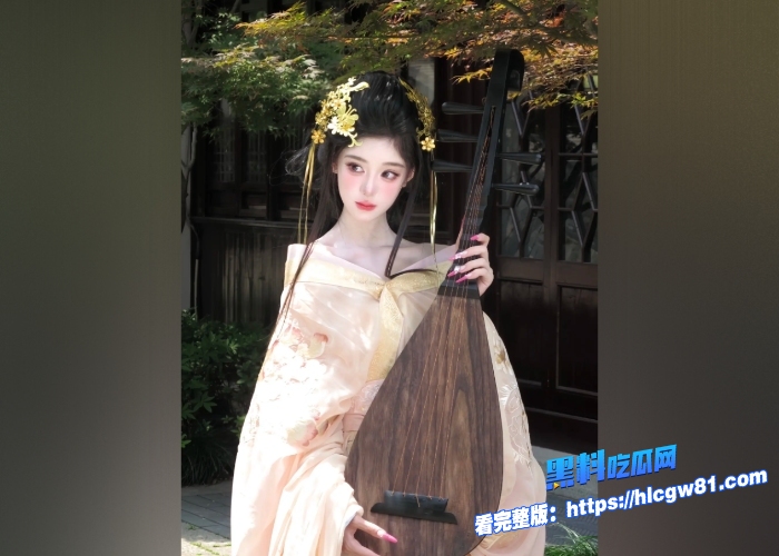 极品COSER女神福利姬占星猫唯美汉服大尺度视频流出白虎嫩穴玉足高清展现娇喘悦耳4