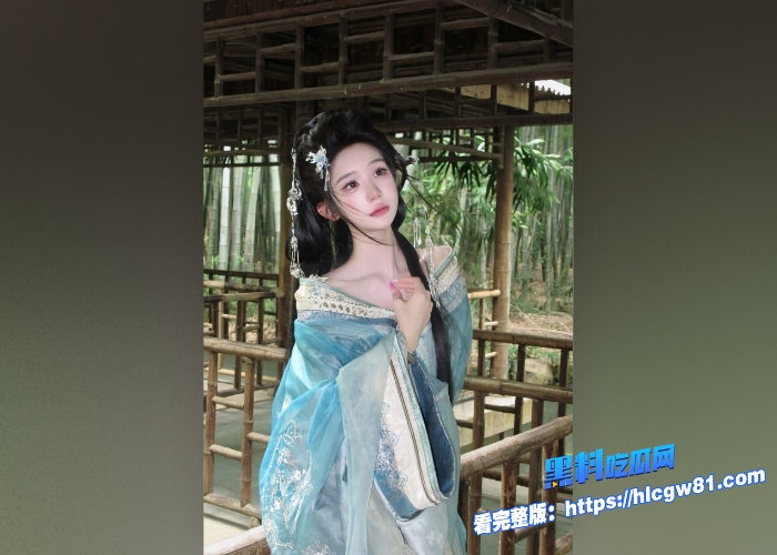 极品COSER女神福利姬占星猫唯美汉服大尺度视频流出白虎嫩穴玉足高清展现娇喘悦耳2