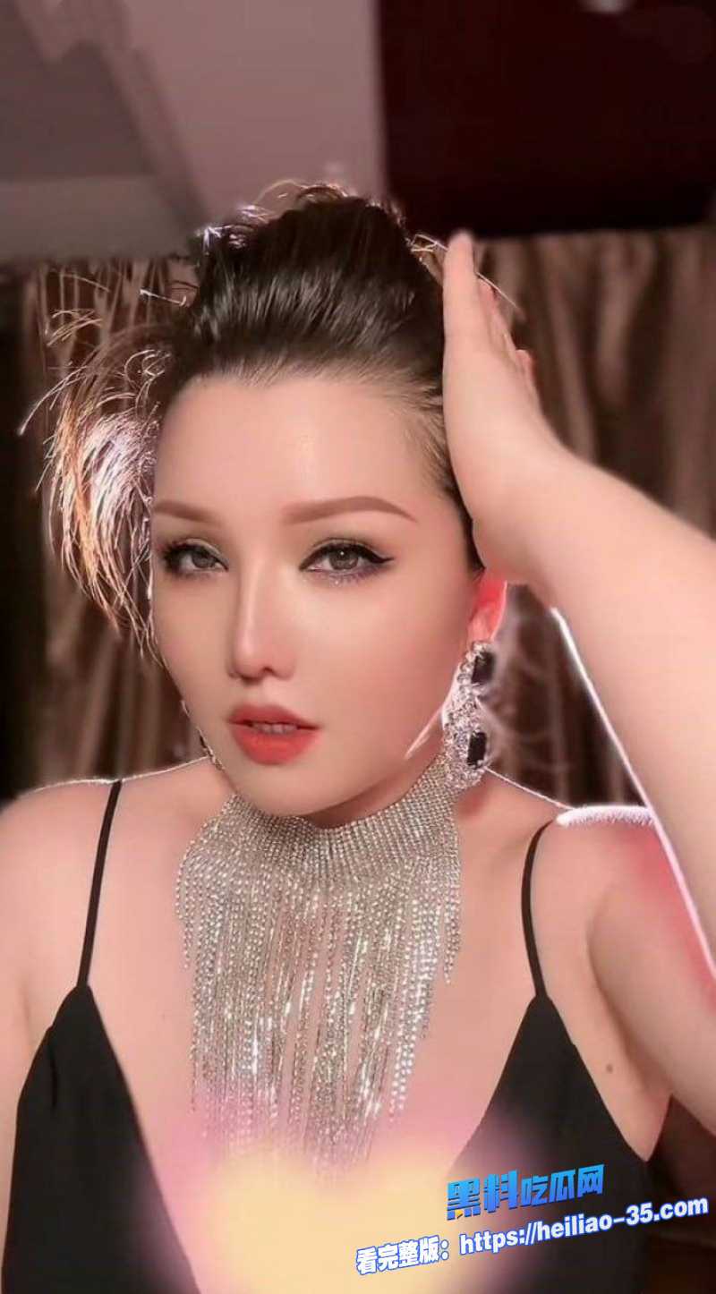 抖音网红广州卡戴珊约炮视频泄密火辣御姐私下变肉便器翘臀狂扭啪啪开干2