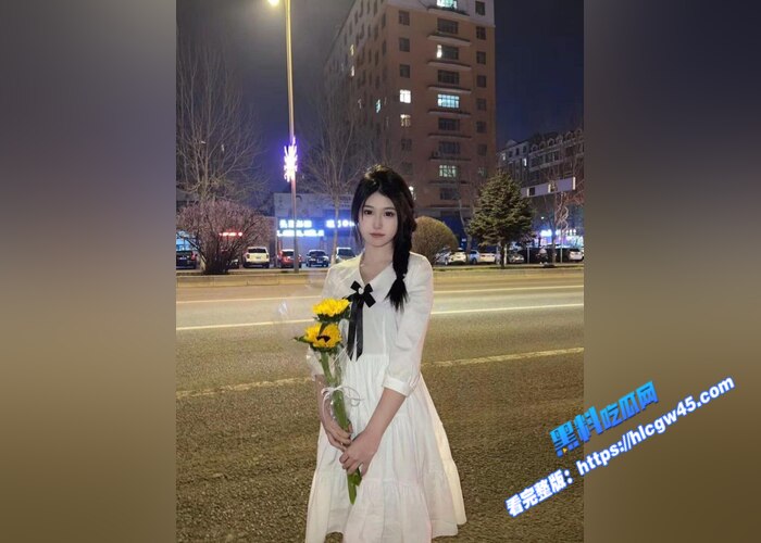 黑料PK！广西民族大学校花 吴芷舒 VS 辽宁传媒学院女神 郭奕函 校花和女神谁更受欢迎20