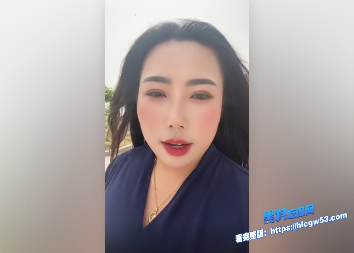 抖音最新热瓜河南武陟抖音小网红贾珍醉酒后用崂山啤酒瓶自慰骚穴让网友大开眼界直接火爆全网 图4WH700x500px 抖音最新热瓜河南武陟抖音小网红贾珍醉酒后用崂山啤酒瓶自慰骚穴让网友大开眼界直接火爆全网 图4WH700x500px