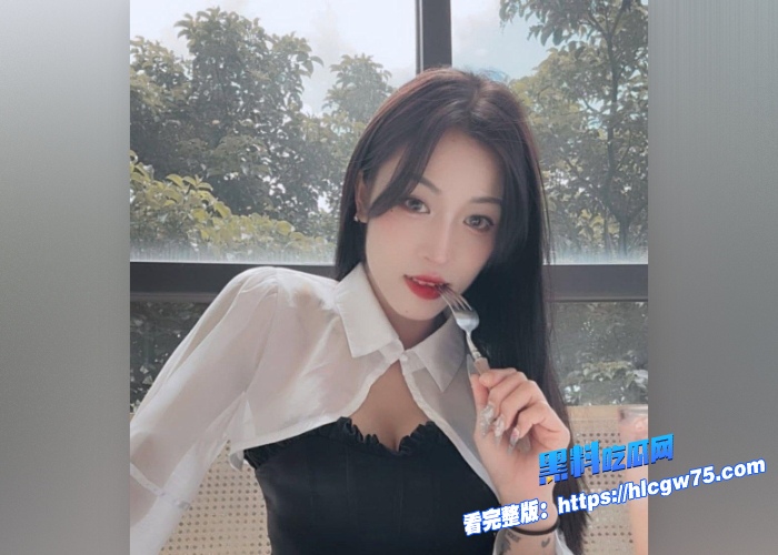 脸书17万粉丝的高颜值模特小青同学早前与炮友做爱视频流出女主的表情真的超骚 图8