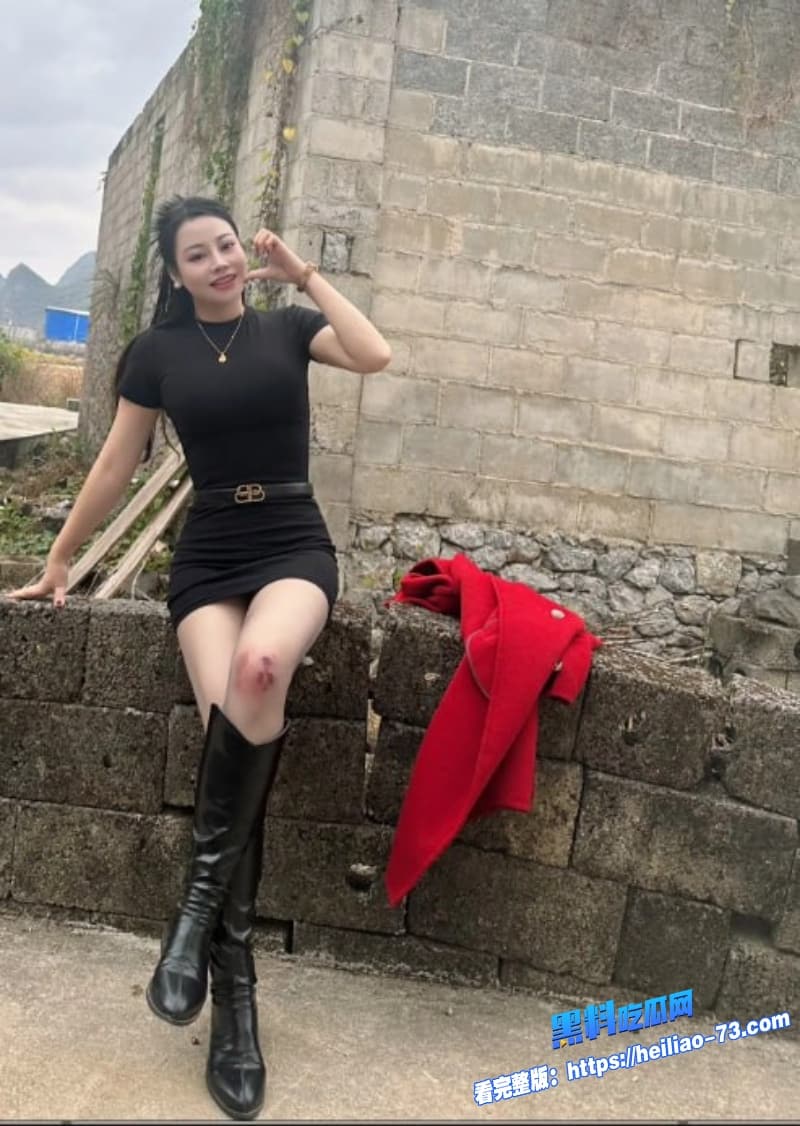 真实兄妹乱伦周末趁父母不在家直接把骚妹妹按在床上无套狂干到喷1 真实兄妹乱伦周末趁父母不在家直接把骚妹妹按在床上无套狂干到喷1