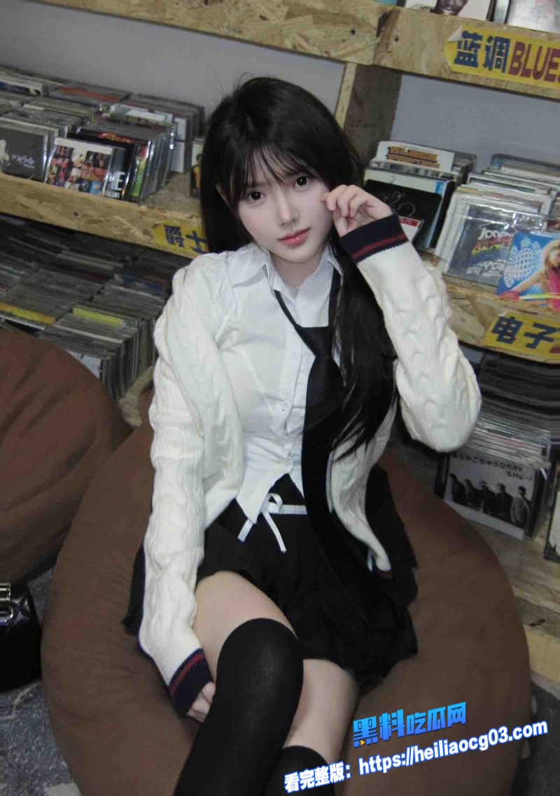 高颜值短发女大学生酒店激情做爱2