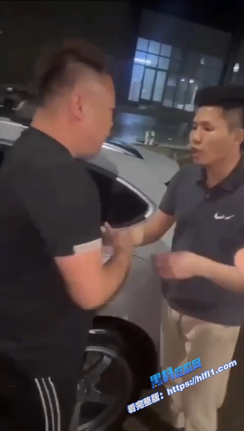 抖音20W粉丝网红 华华华酱 出轨榜一大哥车震被抓 吓得裤子都来不及提起来！9