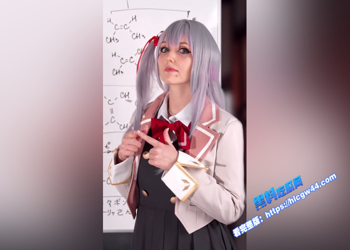 欧美顶级网黄 siasiberia cos艾莉同学 墙上摆满假屌 穿着白丝张开双腿 疯狂抽插蜜穴2